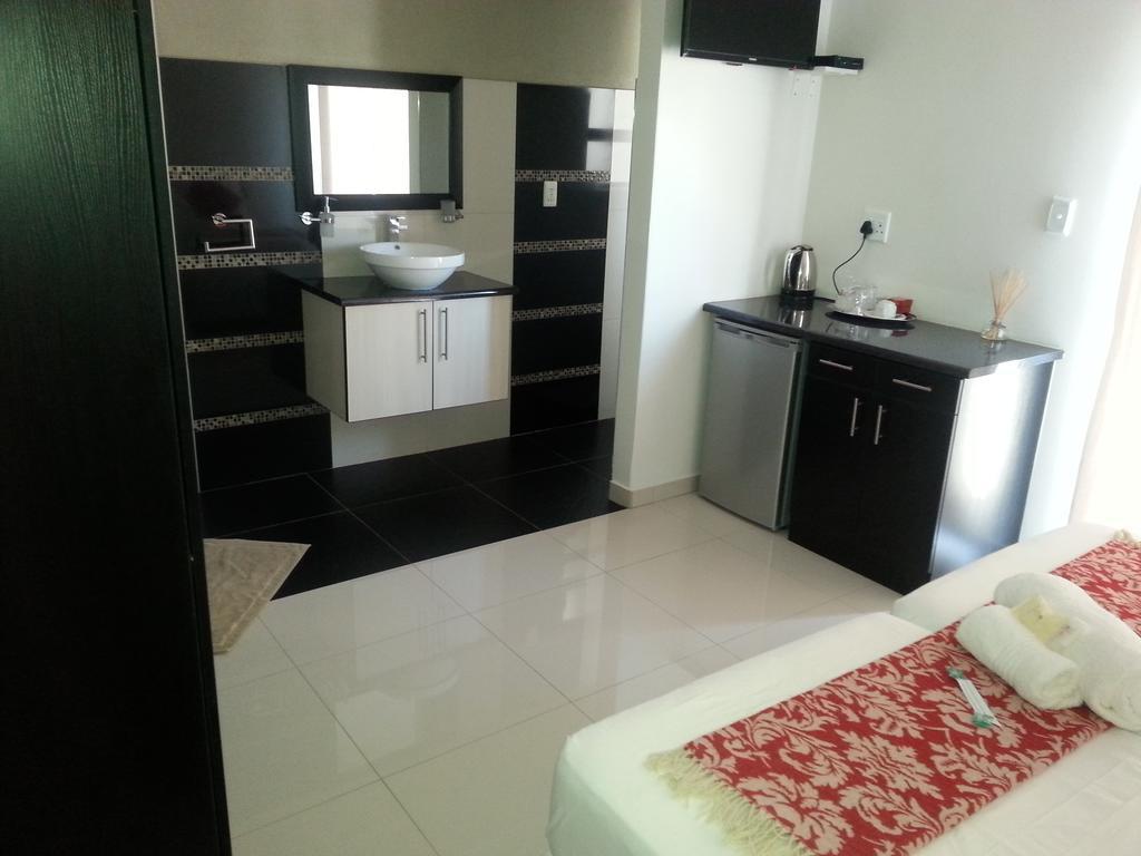 Discovery Guest House Windhoek Buitenkant foto